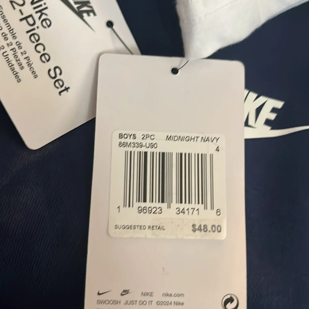 NWT Nike Kids 2 Piece Set